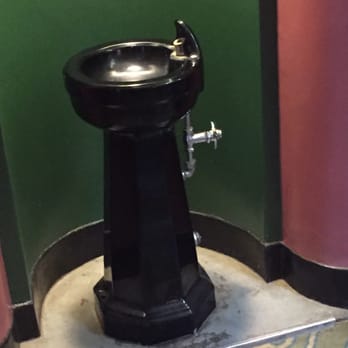 Cameo Theatre - very cool water fountain - Cinema Near Me - Newberg, Oregon Cameo Theatre - very cool water fountain - Cinema Near Me - Newberg, Oregon