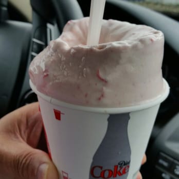 Henrie's Drive-In - Asked for the *extra small* strawberry shake, no lid, $2 Dying here but still ate it. Uhhhh, I would hate to see the large. - American Near Me - Panguitch, Utah Henrie's Drive-In - Asked for the *extra small* strawberry shake, no lid, $2 Dying here but still ate it. Uhhhh, I would hate to see the large. - American Near Me - Panguitch, Utah