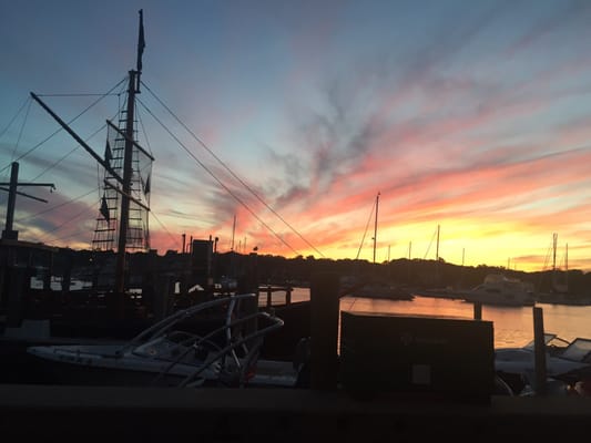 Fishbones Bar & Grille by null