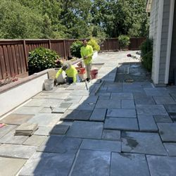 Vista Green Landscape - Precut flagstone patio