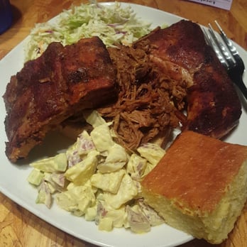 OHSO Brewery - Arcadia - Backyard bbq - Breweries Near Me - Phoenix, Arizona