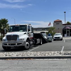 Castaic Towing - Christian getting us setup.
