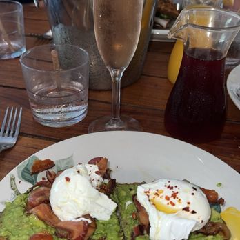 Limonada Bar + Brunch - Avocado toast with eggs and bacon - Breakfast & Brunch Near Me - Miami Beach, Florida