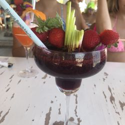 Blanca Beach - Red cream
