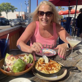 Flying Pig Pub & Kitchen - Wedge Salad and Bacon Mac N'cheese - Pubs Near Me - Oceanside, California