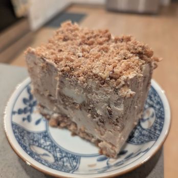 Salt & Straw - Carrot Cake ice cream - Ice Cream & Frozen Yogurt Near Me - Sacramento, California Salt & Straw - Carrot Cake ice cream - Ice Cream & Frozen Yogurt Near Me - Sacramento, California