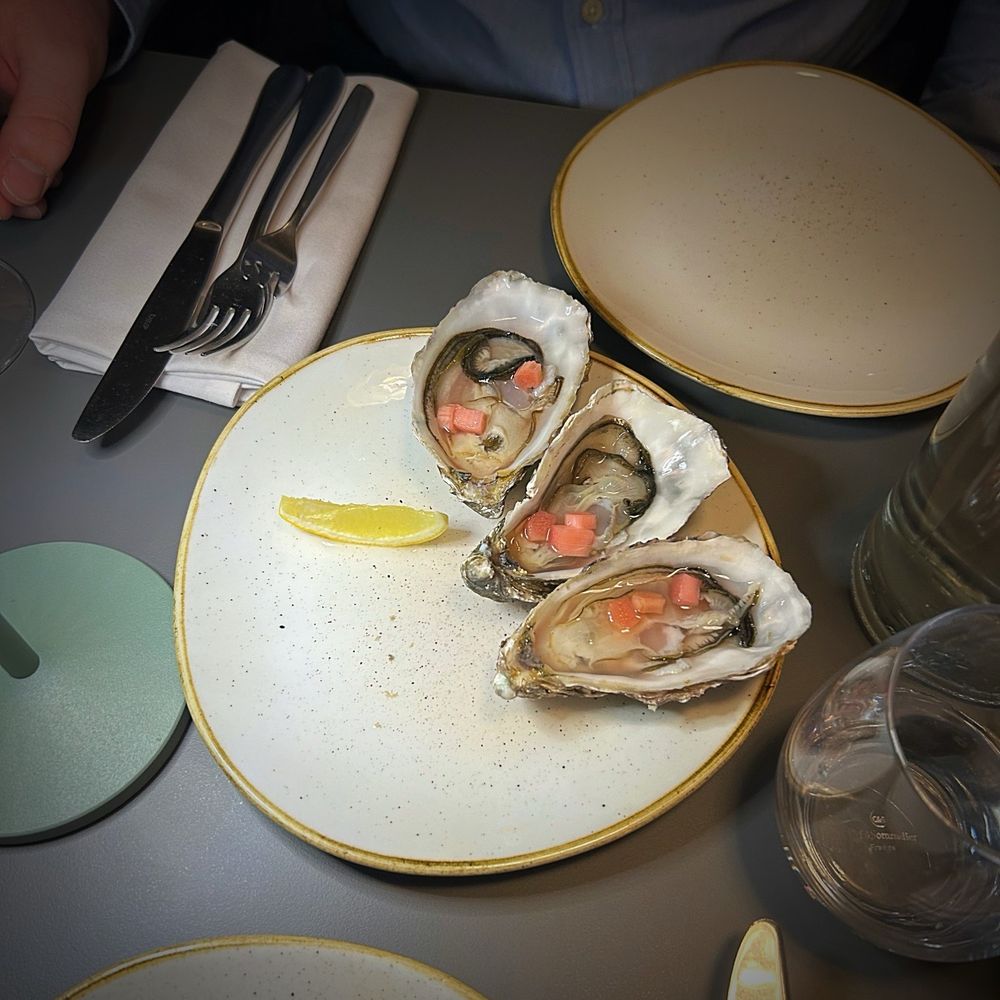 The Melusine - Raw Oysters with pickled rhubarb and gin - Seafood Near Me - London, XGL