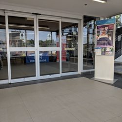 Port Credit Memorial Arena - Lobby