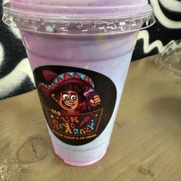 Bubble gum and condensed milk raspado Bubble gum and condensed milk raspado