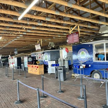 Southern Hill Farms - Lots of food options and tons of seating under cover! - Fruits & Veggies Near Me - Clermont, Florida Southern Hill Farms - Lots of food options and tons of seating under cover! - Fruits & Veggies Near Me - Clermont, Florida