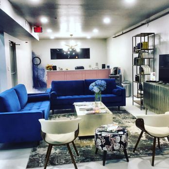 Lashes by Kelleigh - waiting area - Eyelash Service Near Me - Edmond, Oklahoma Lashes by Kelleigh - waiting area - Eyelash Service Near Me - Edmond, Oklahoma