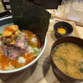 Totoya - Matsu - Sushi Bars Near Me - Honolulu, Hawaii