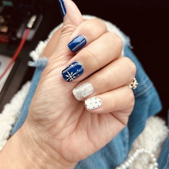 Pensee Nails and Spa - Winter nail design by Lian - Nail Salons Near Me - University Place, Washington Pensee Nails and Spa - Winter nail design by Lian - Nail Salons Near Me - University Place, Washington