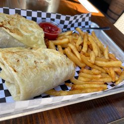 IB Forum Sports Bar & Grill - BBQ chicken wrap