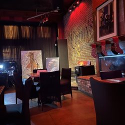 Raquel's Jazz Lounge - Inside - Dj & the stage