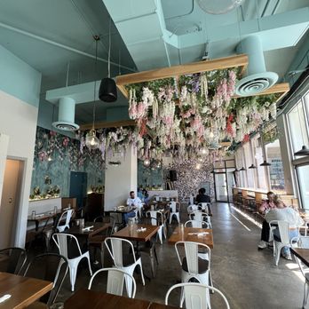Wake ‘n Bacon - Inside - Breakfast & Brunch Near Me - Chicago, Illinois