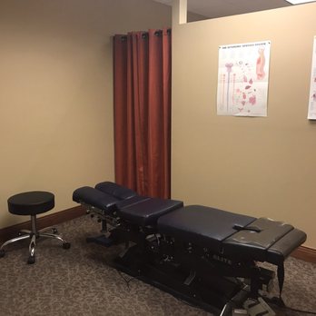 A to Z Chiropractic - Clean and professional adjustment space - Chiropractors Near Me - Crystal Lake, Illinois A to Z Chiropractic - Clean and professional adjustment space - Chiropractors Near Me - Crystal Lake, Illinois
