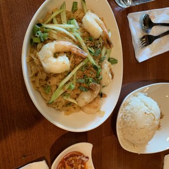 Burma Burma - Garlic noodle with shrimp - Burmese Near Me - Dublin, California Burma Burma - Garlic noodle with shrimp - Burmese Near Me - Dublin, California