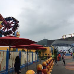 海洋公園紀念品店 - Can't take it with my kid. :'(