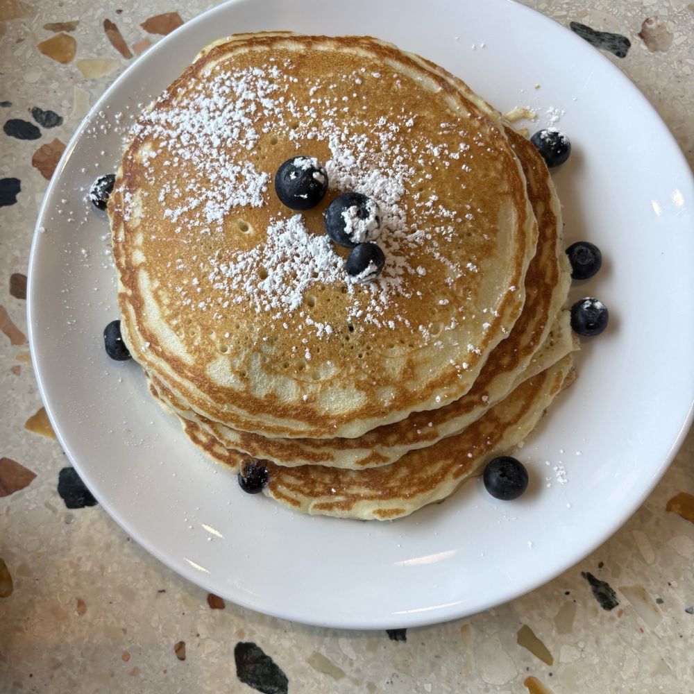 Georgie's Beachside Grill - Blueberry pancakes - American Near Me - Newport, Oregon Georgie's Beachside Grill - Blueberry pancakes - American Near Me - Newport, Oregon