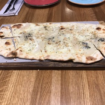 El Racó - Pear  pizza - Pizza Near Me - Sitges, B