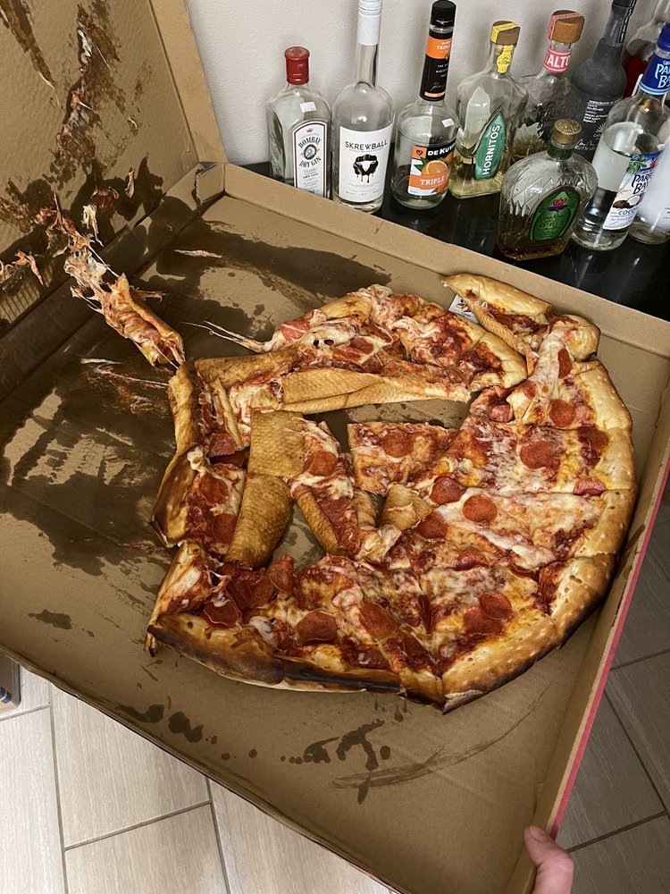 GIANT PIZZA KING Updated September 2024 66 Photos & 123 Reviews