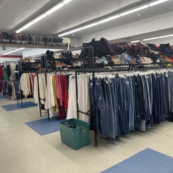 Park Avenue Thrift - LOTS of stuff - Thrift Stores Near Me - Gainesville, Georgia Park Avenue Thrift - LOTS of stuff - Thrift Stores Near Me - Gainesville, Georgia