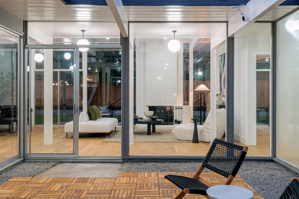 Slide of Neon Builder