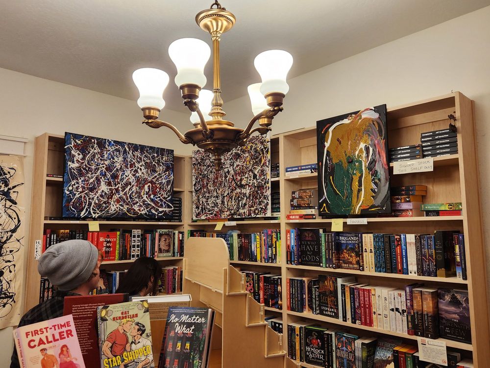 Social spots from Hodgepodge Books & Taproom
