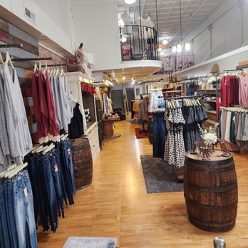 Reds Boutique - Accessories Near Me - Albany, Oregon Reds Boutique - Accessories Near Me - Albany, Oregon