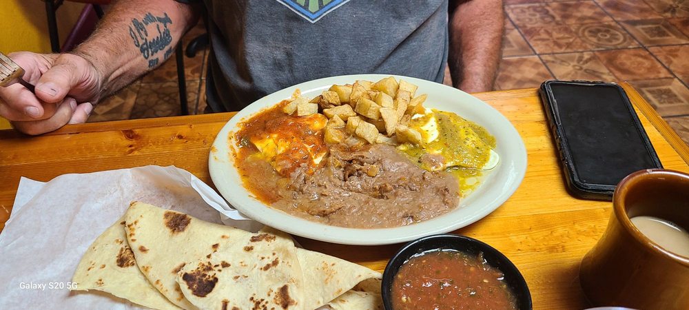 AR's Cafe — Mexican restaurant in Freeport
