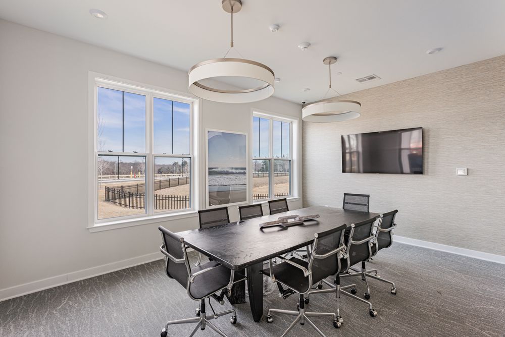 GLEN OAKS APARTMENTS Updated September 2024 97 Photos 3400 Aspen