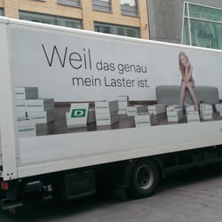 Deichmann - Morgens kommt die neue Ware.