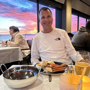 Cutters Crabhouse - Crab legs - Seafood Near Me - Seattle, Washington Cutters Crabhouse - Crab legs - Seafood Near Me - Seattle, Washington
