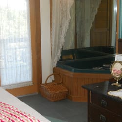 Two person shower and jacuzzi