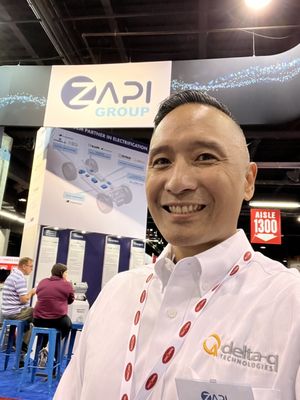 Donald E. Stephens Convention Center by null