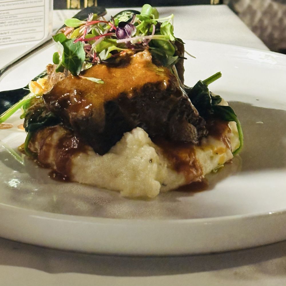 The Kennedy - Beef Short Rib with Mashed Potatoes - Piano Bars Near Me - Houston, Texas The Kennedy - Beef Short Rib with Mashed Potatoes - Piano Bars Near Me - Houston, Texas