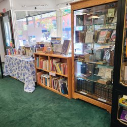 Hooked On Books - Interior