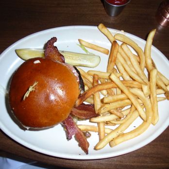 Culinary Dropout - Mac burger - New American Near Me - Gilbert, Arizona