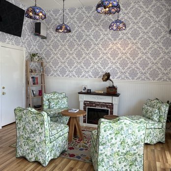 Neighborhood Grandma - Lobby - Bakeries Near Me - Hayward, California