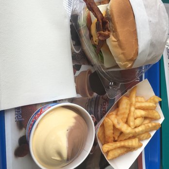 Fosters Freeze - Ice Cream & Frozen Yogurt Near Me - Livermore, California