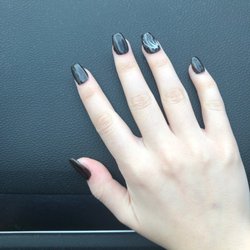 Pretty Nails - Very friendly workers! Great job on my nails. I love the design