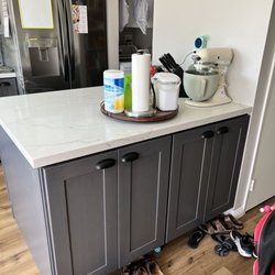 Kobolt Construction - New center island cabinets and quartz slab