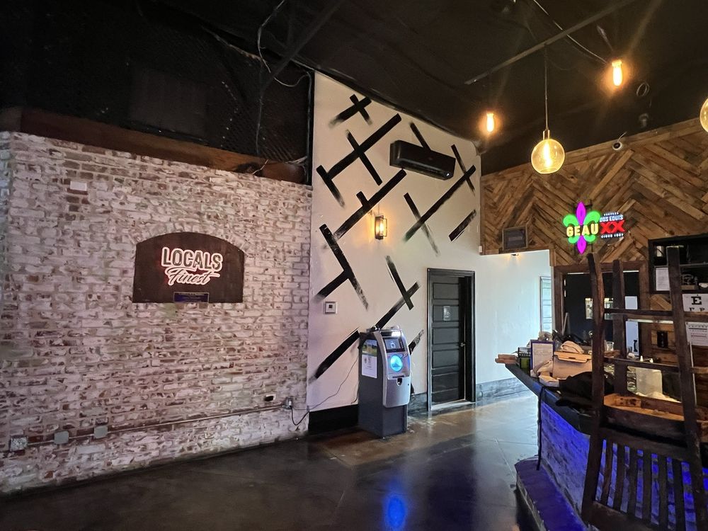 Locals Bar and Kitchen Central
