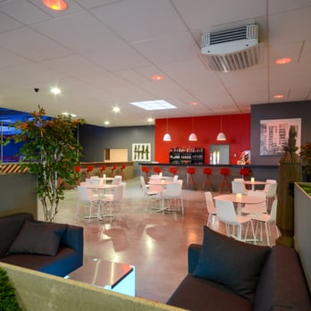 Star Fun - L'espace lounge et bar trampoline - Indoor Playcenter Near Me - Seclin, 59