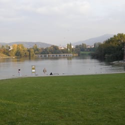Lago - Von der Terrasse aus hat man einen herrlichen Blick über den See auf Freiburg und den Schwarzwald Bild C. Lotze