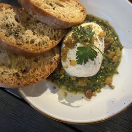BURRATA CON PESTO BURRATA CON PESTO