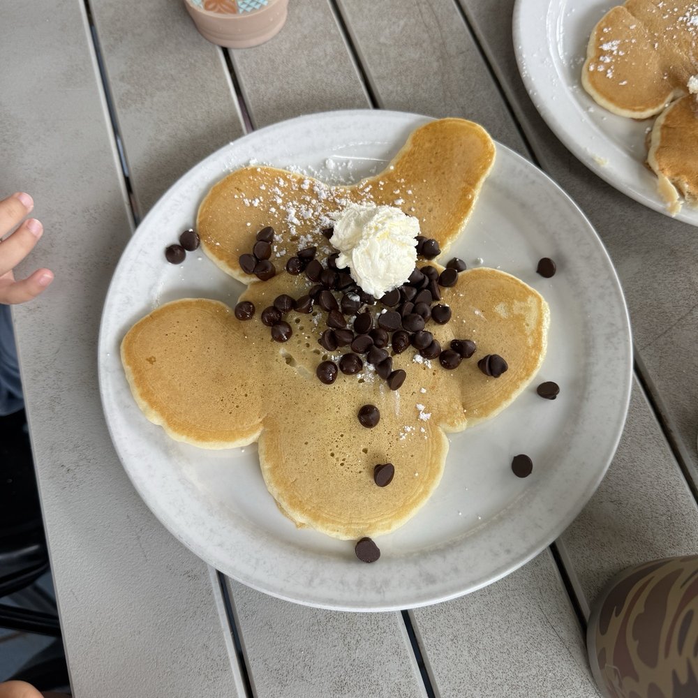 Kihei Caffe - Kids turtle pancake with chocolate chips - Hawaiian Near Me - Kihei, Hawaii Kihei Caffe - Kids turtle pancake with chocolate chips - Hawaiian Near Me - Kihei, Hawaii