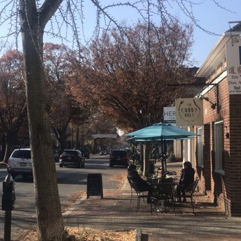 The Cubby Hole - Outside (al fresco) - Breakfast & Brunch Near Me - Moorestown, New Jersey