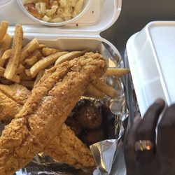Pat’s Food Truck - Fish Mac and fries